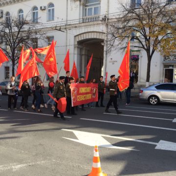 В Севастополе использовали детей для пропаганды коммунизма