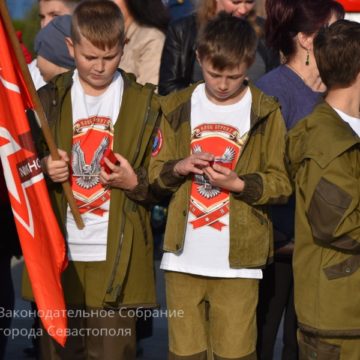 У Криму продовжують пропаганду служби в армії держави, яка окупує, військовий призов і покарання «ухильників»