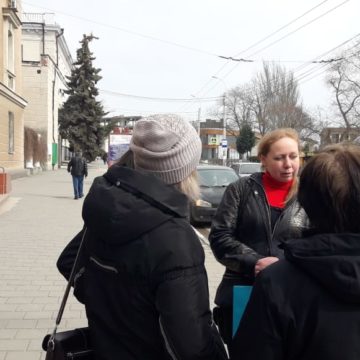 В Керчи судят активистку за участие в пикете в поддержку владельца зоопарка Зубкова