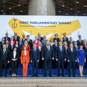 Парламентський саміт Міжнародної Кримської платформи: український прапор повернеться до Криму