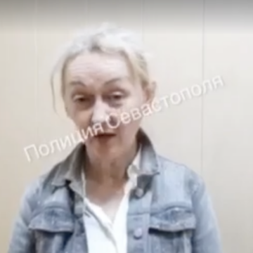 У Севастополі затримали та змусили вибачатися на камеру жінку за гасло “Слава Україні”